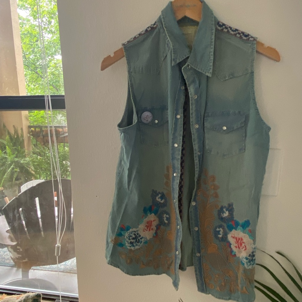 JOHNNY WAS DENIM VEST EMBROIDERED